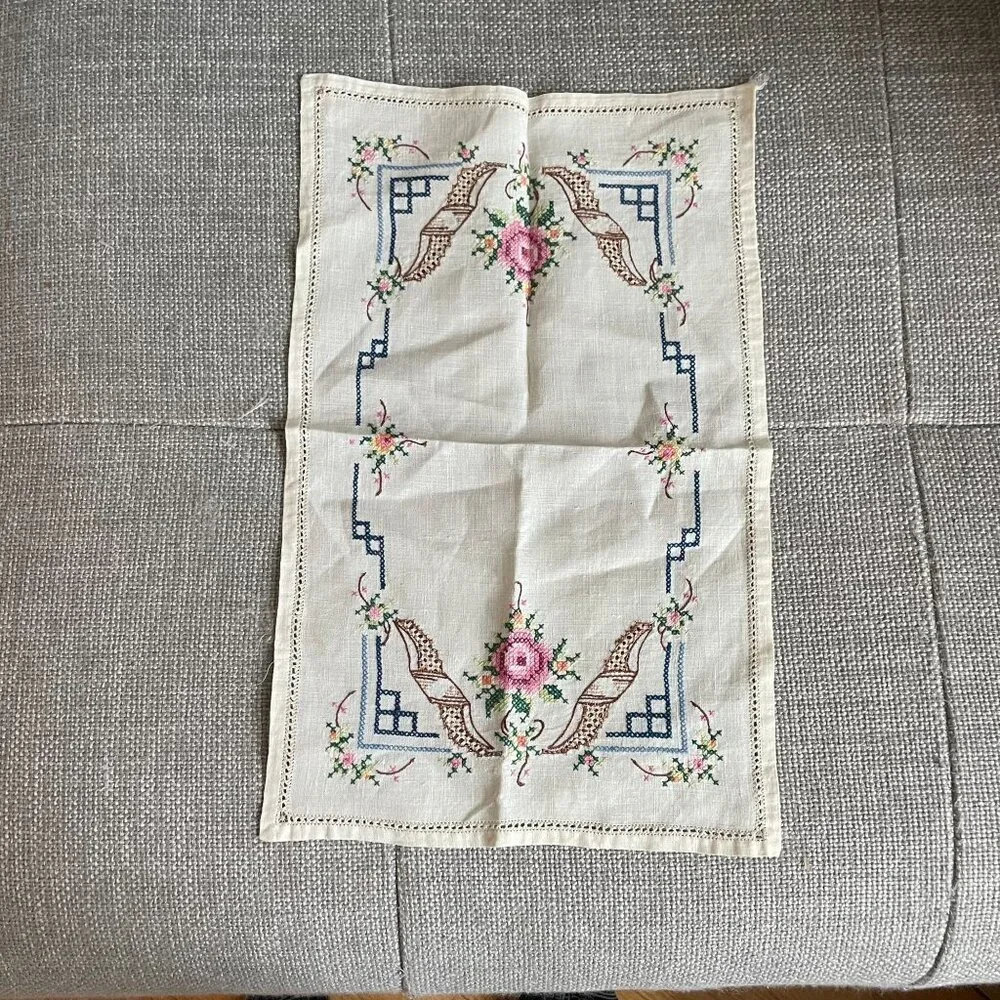 Vintage Embroidered Table Linen Tray Cloth Napkin Placemat Dining Kitchen Classi